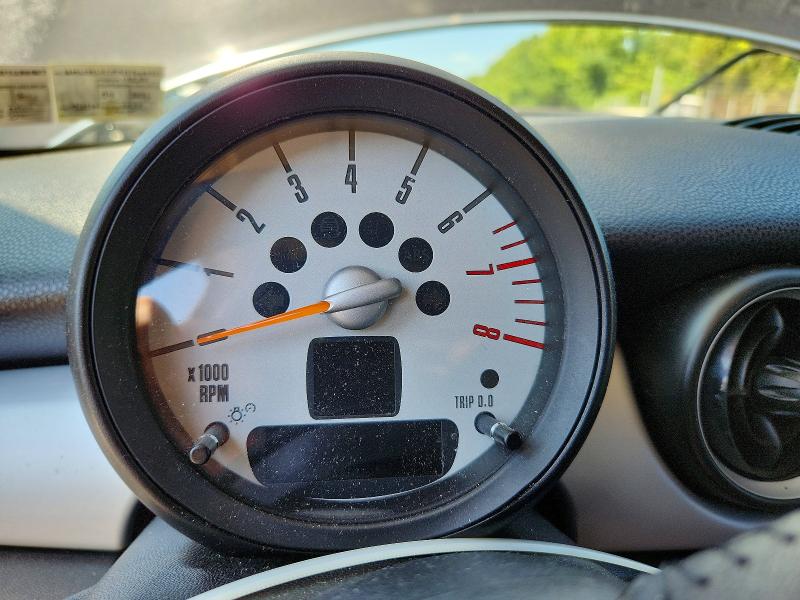 2013 Mini Cooper VIN WMWSU3C59DT689267 COPART salvage auction — MINOR DENT/SCRATCHES, Pa - Cert Of Title, sold $375 on 2026-08-19 (photo 9)