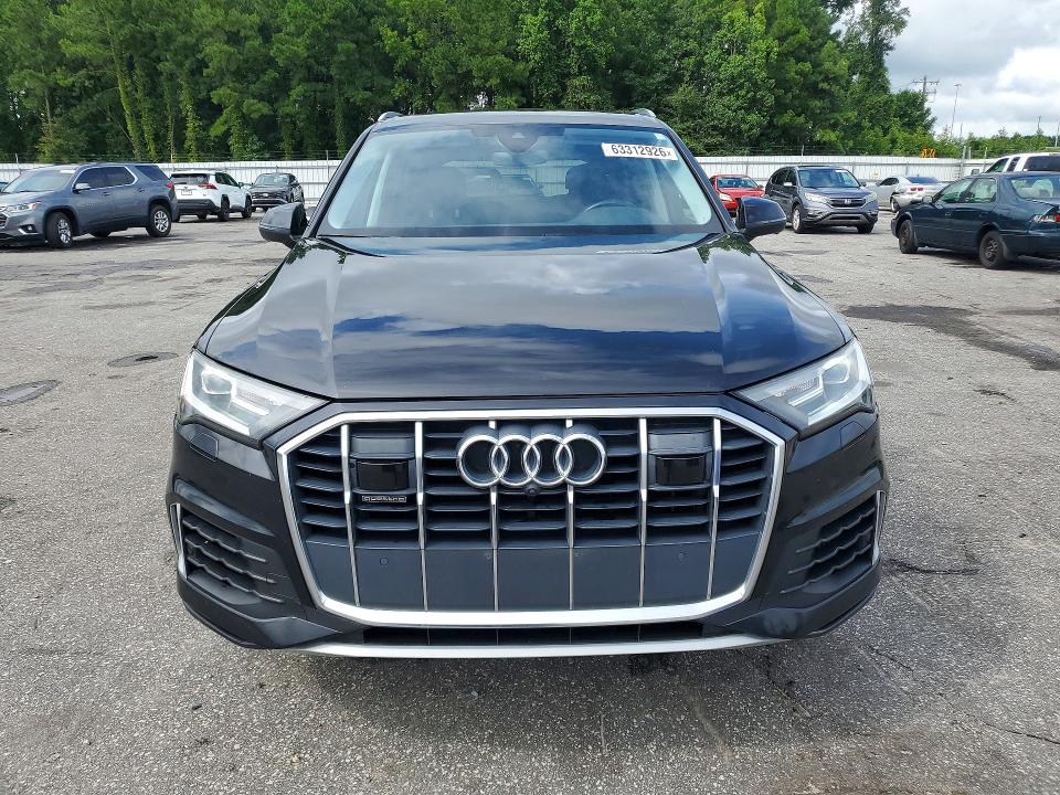 2020 Audi Q7 VIN WA1LXAF73LD000097 COPART salvage auction — MINOR DENT/SCRATCHES, Nc - Dealer Only Clean Title (P), sold $13,700 on 2026-08-25 (photo 5)