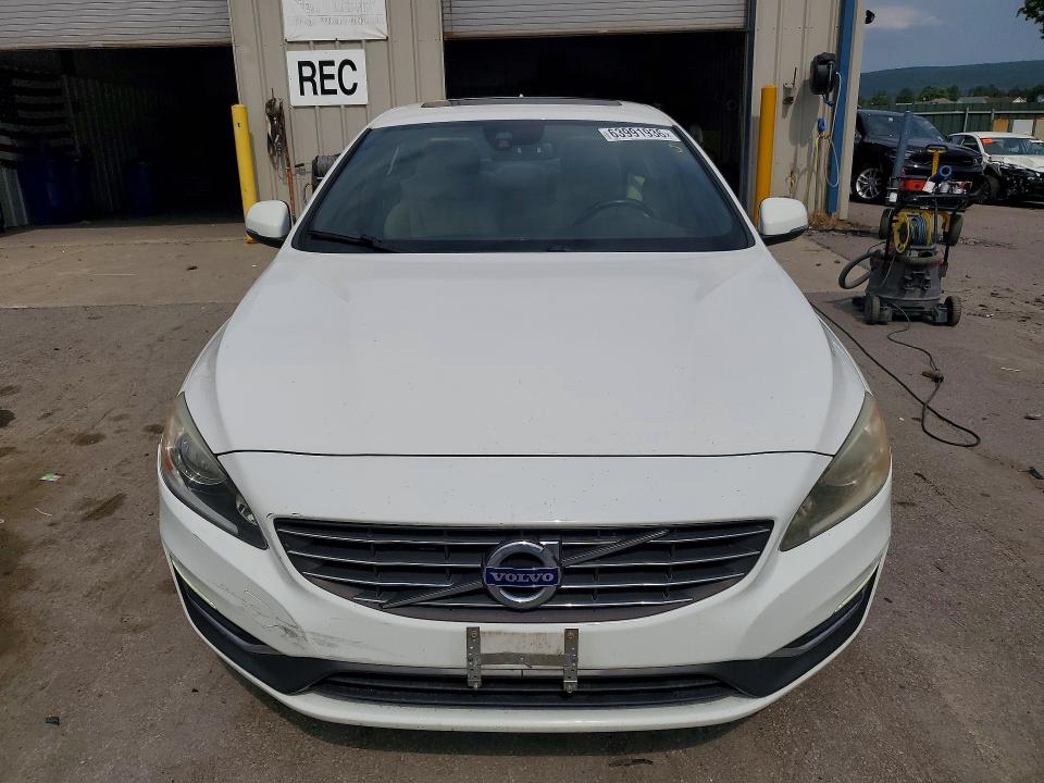 2015 Volvo S60 VIN YV1612TB3F2300882 COPART salvage auction — SIDE, CT - CERT OF TITLE-REBUILT SALVAGE, sold $425 on 2026-08-12 (photo 5)