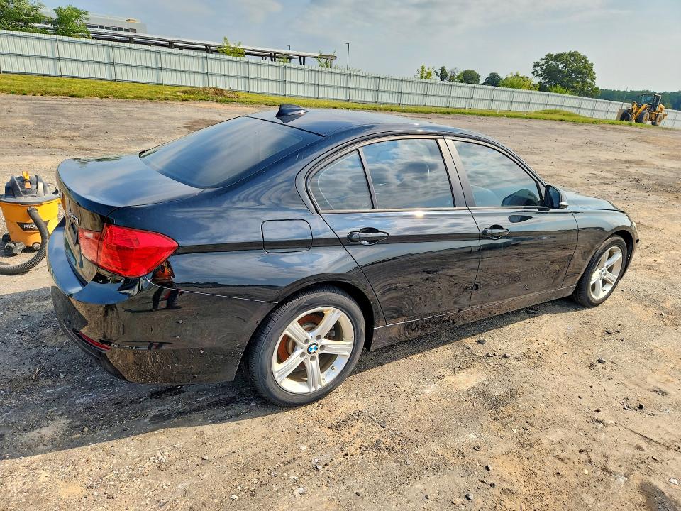 2014 BMW 3er VIN WBA3C3C51EF984001 COPART salvage auction — FRONT END, Wi - Certificate Of Title, sold $350 on 2026-08-18 (photo 3)