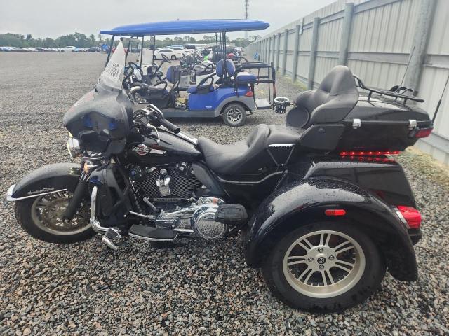 2022 Harley-davidson Flhtcutg VIN 1HD1MAF11NB855122 COPART salvage auction — NORMAL WEAR, LA - CERT OF TITLE-SALVAGE, sold $7,000 on 2026-09-01 (photo 3)
