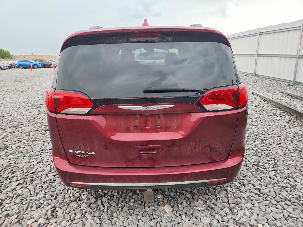 2017 Chrysler Pacifica VIN 2C4RC1BG1HR553692 COPART salvage auction — Mechanical, Ct - Clean Title, sold $1,950 on 2026-09-21 (photo 6)