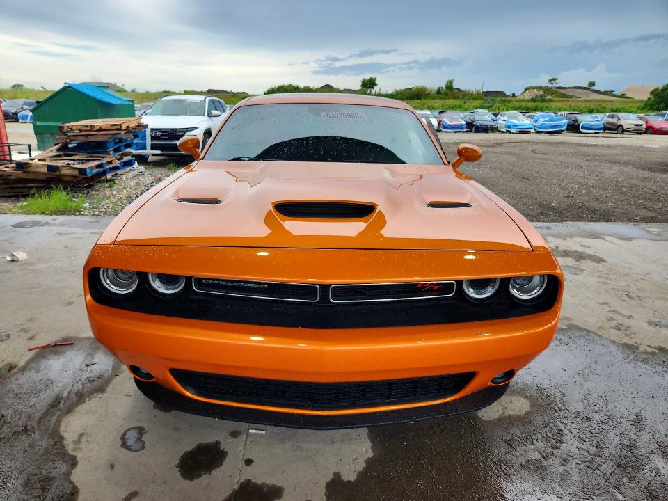 2018 Dodge Challenger VIN 2C3CDZBT1JH251852 COPART salvage auction — SIDE, FL - CERT OF TITLE SLVG REBUILDABLE, sold $10,300 on 2026-08-20 (photo 5)
