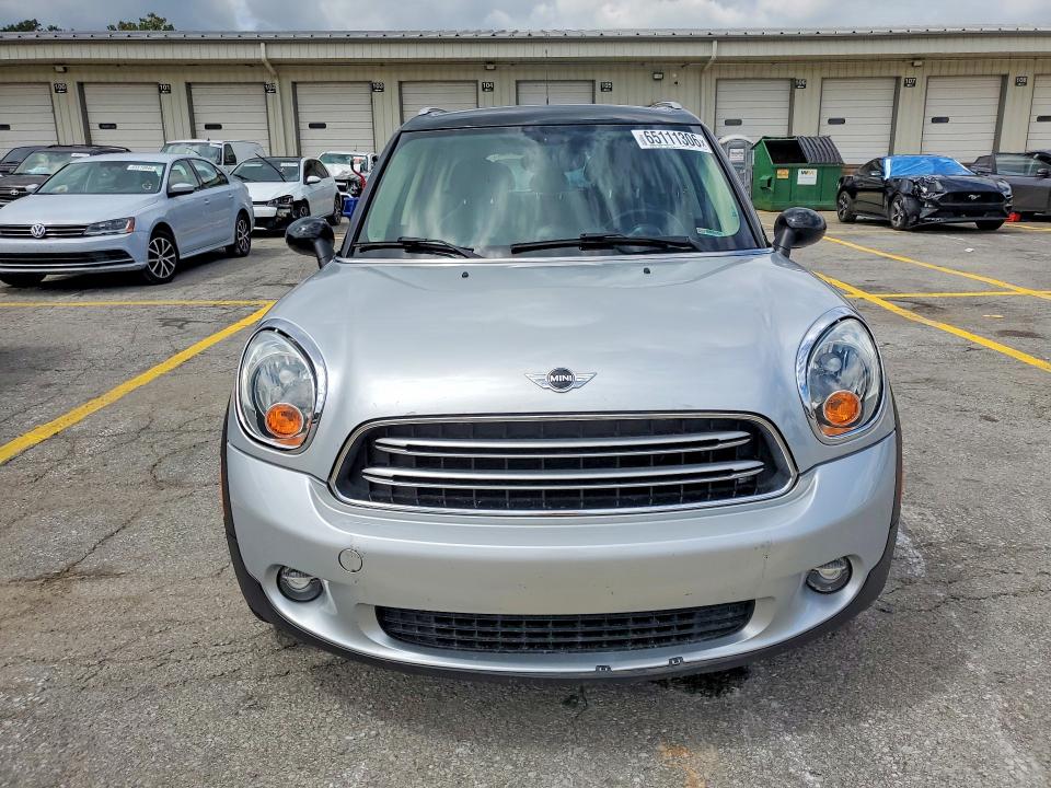 2015 Mini Cooper VIN WMWZB3C56FWR45564 COPART salvage auction — NORMAL WEAR, In - Certificate Of Title, sold $350 on 2026-08-20 (photo 5)