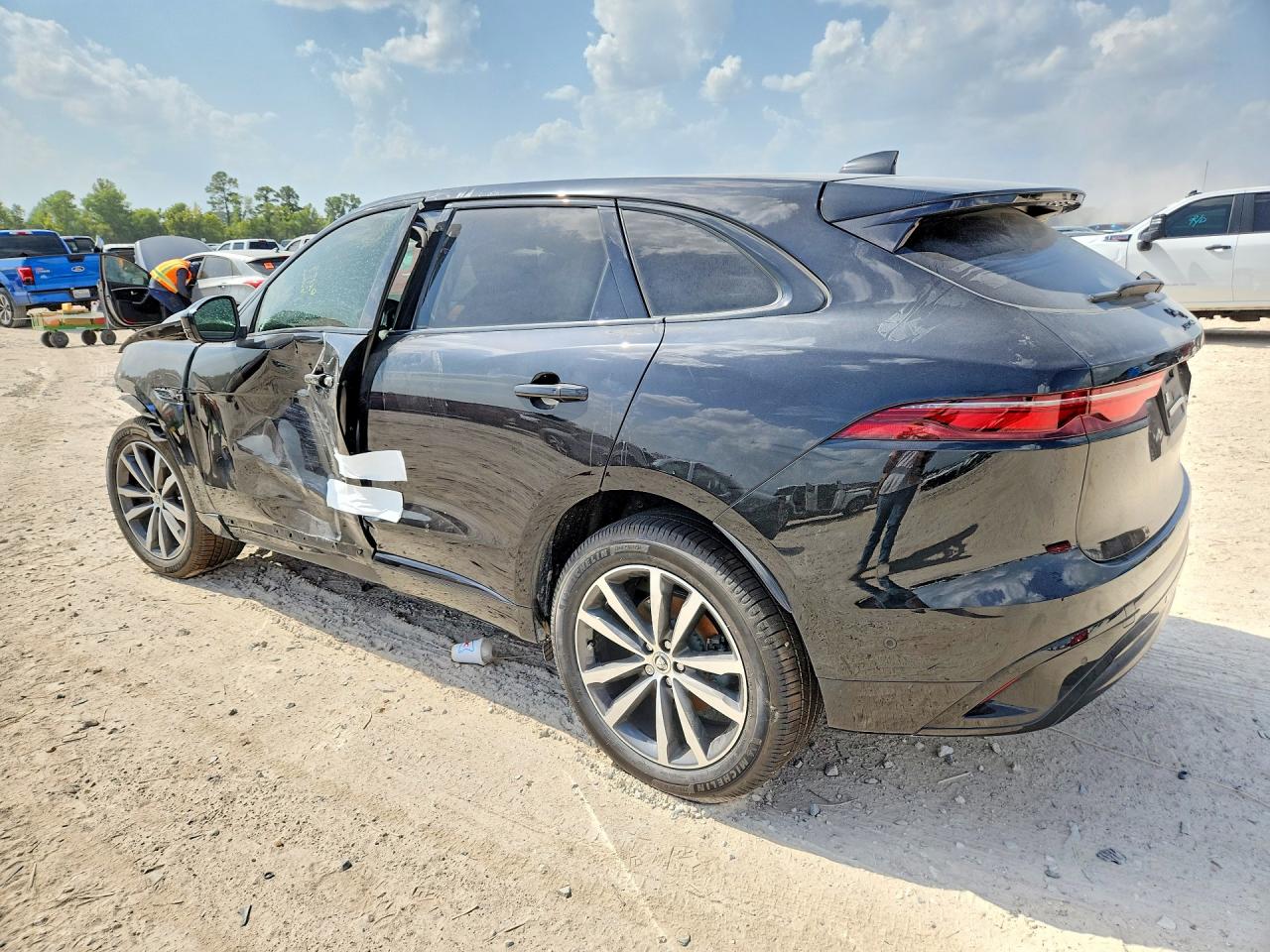 2025 Jaguar F-pace VIN SADCT2EX4SA748399 COPART salvage auction — Front End, TX - SALVAGE VEHICLE TITLE, sold $9,000 on 2026-09-15 (photo 2)