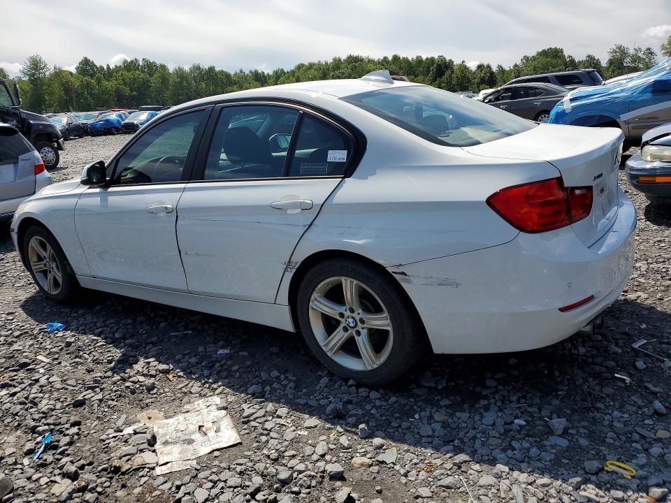 2015 BMW 3er VIN WBA3B5G59FNS18422 COPART salvage auction — MINOR DENT/SCRATCHES, Pa - Cert Of Title (P), sold $2,700 on 2026-09-02 (photo 2)
