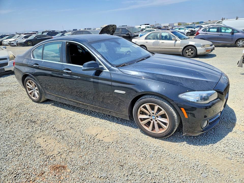 2015 BMW 5er VIN WBA5A5C53FD520344 COPART salvage auction — MINOR DENT/SCRATCHES, Ca - Dis/Dlr/Exp Only Clean Title, sold $2,350 on 2026-08-19 (photo 4)