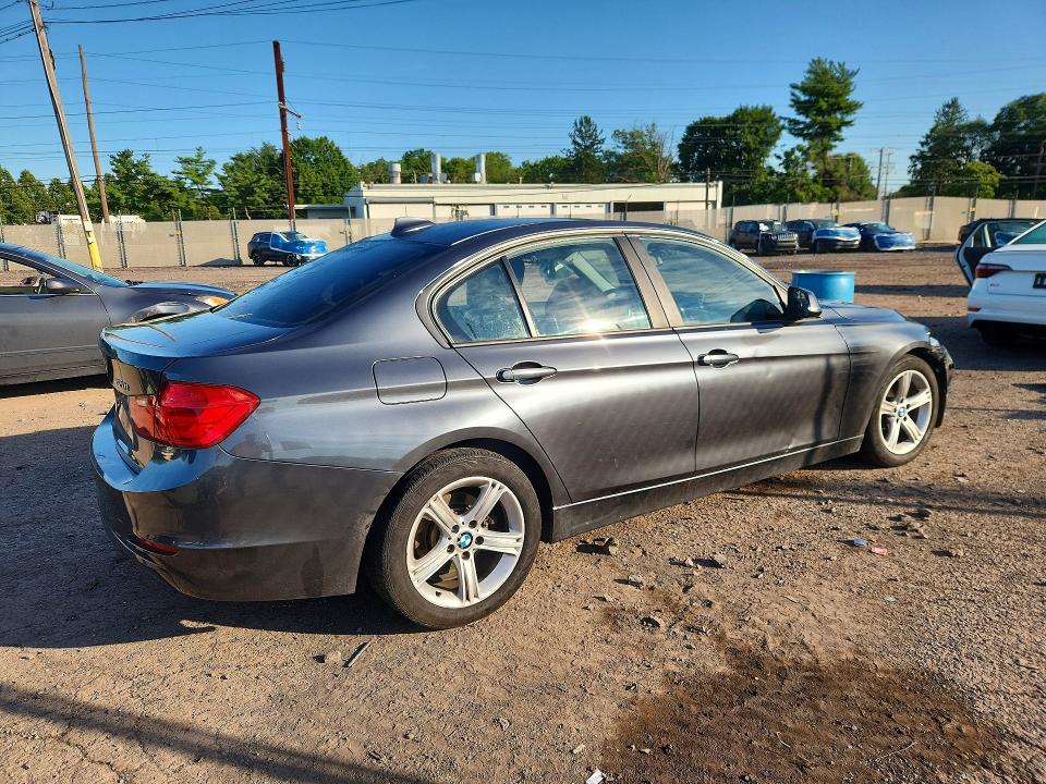 2014 BMW 3er VIN WBA3C3G55ENR25212 COPART salvage auction — SIDE, Pa - Cert Of Salv-R=Reconstructed, sold $825 on 2026-08-17 (photo 3)
