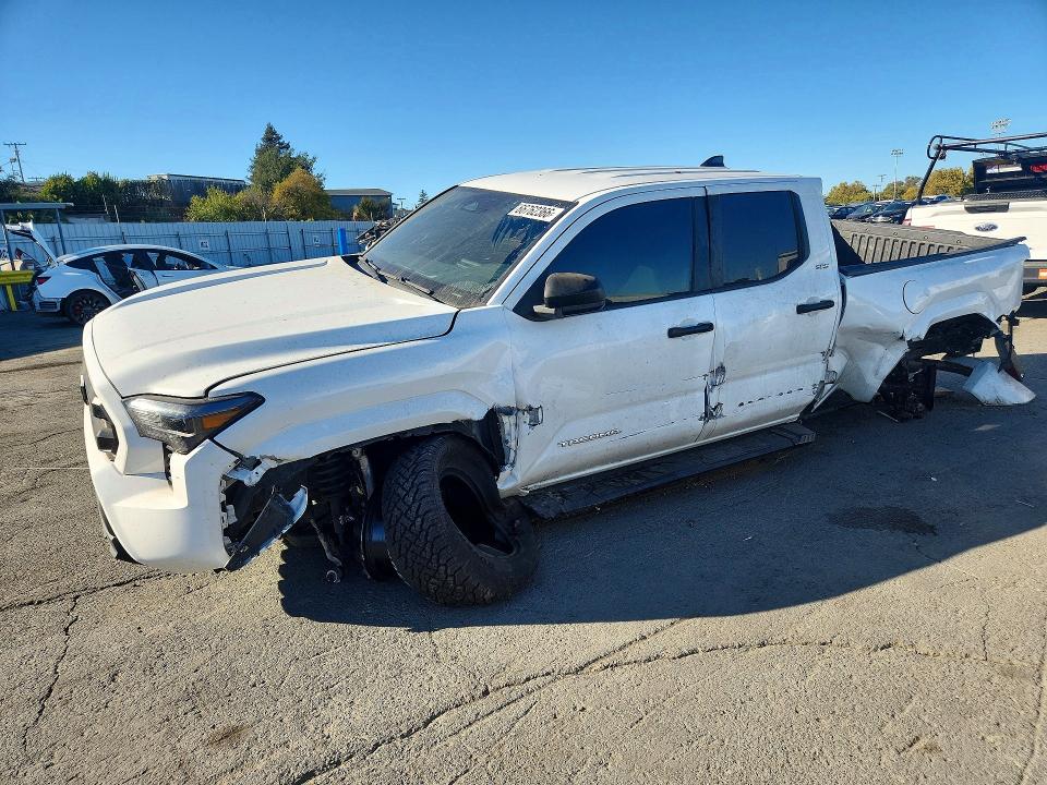 2024 Toyota Tacoma VIN 3TMLB5JN7RM022585 — COPART salvage auction photo