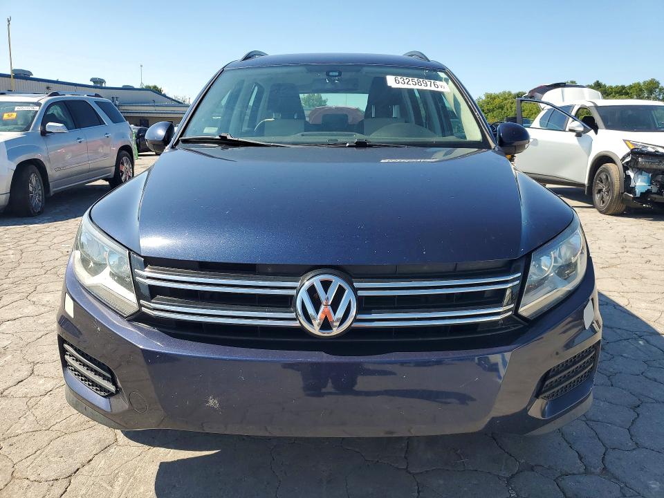 2016 Volkswagen Tiguan VIN WVGAV7AX7GW586595 COPART salvage auction — MINOR DENT/SCRATCHES, TN - CERTIFICATE OF TITLE, sold $1,300 on 2026-08-10 (photo 5)