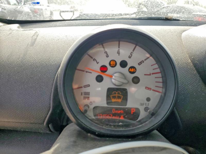 2014 Mini Cooper VIN WMWSS5C5XEWN66837 COPART salvage auction — MINOR DENT/SCRATCHES, TX - CERTIFICATE OF TITLE (P), sold $1,550 on 2026-09-11 (photo 9)