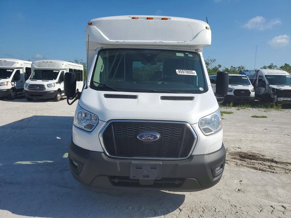 2021 Ford Transit VIN 1FDES6PG4MKA41033 COPART salvage auction — MINOR DENT/SCRATCHES, FL - CERTIFICATE OF TITLE, sold $17,200 on 2026-09-05 (photo 5)