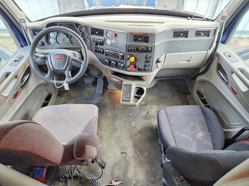 2018 Peterbilt 579 VIN 1XPBDP9XXJD474083 COPART salvage auction — MINOR DENT/SCRATCHES, OH - CERTIFICATE OF TITLE, sold $11,900 on 2026-08-25 (photo 8)