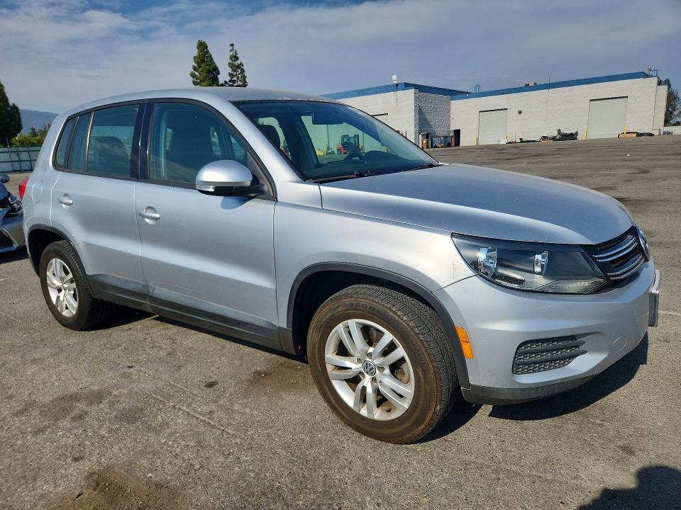 2013 Volkswagen Tiguan VIN WVGAV3AX4DW606578 COPART salvage auction — UNDERCARRIAGE, Ca - Dis/Dlr/Exp Only Clean Title, sold $1,350 on 2026-08-18 (photo 4)