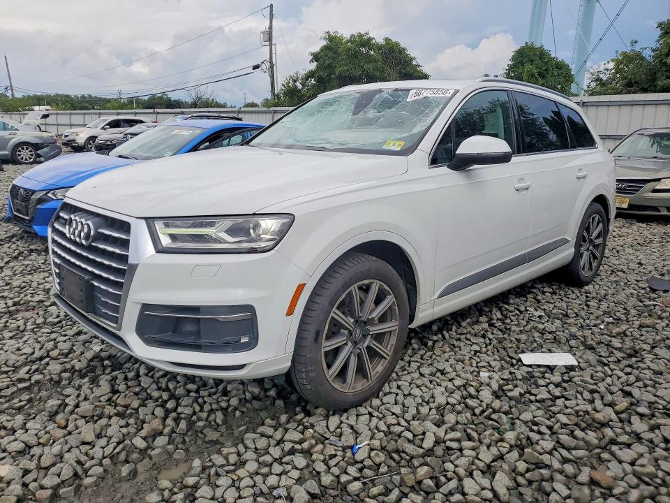 2017 Audi Q7 VIN WA1LAAF74HD003311 — COPART salvage auction photo