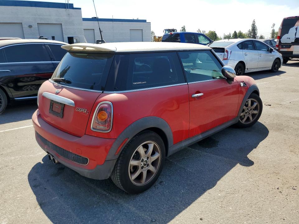 2009 Mini Cooper VIN WMWMF73569TT97366 COPART salvage auction — MINOR DENT/SCRATCHES, Ca - Dis/Dlr/Exp Only Clean Title, sold $300 on 2026-08-18 (photo 3)
