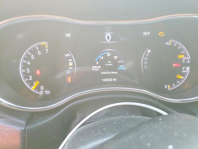 2015 Jeep Cherokee VIN 1C4RJFAG1FC737993 COPART salvage auction — MECHANICAL, Co - Dis/Dlr/Exp Only Clean Title, sold $1,750 on 2026-09-03 (photo 9)