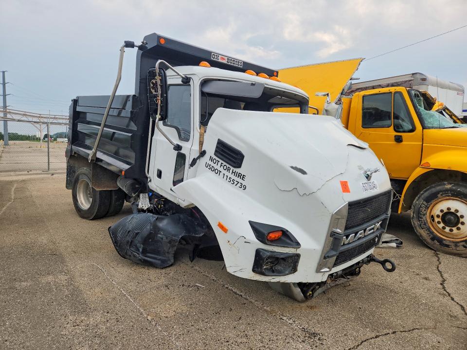 2025 Mack Md VIN 1M2MDBAA9SS076618 COPART salvage auction — FRONT END, OH - CERT OF TITLE-SALVAGE, sold $8,600 on 2026-08-20 (photo 4)