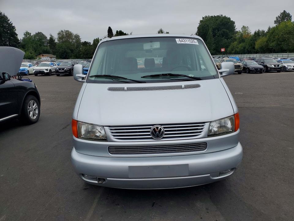 2003 Volkswagen Eurovan VIN WV2KB470X3H038634 COPART salvage auction — MINOR DENT/SCRATCHES, Tx - Salvage Vehicle Title, sold $2,200 on 2026-08-17 (photo 5)