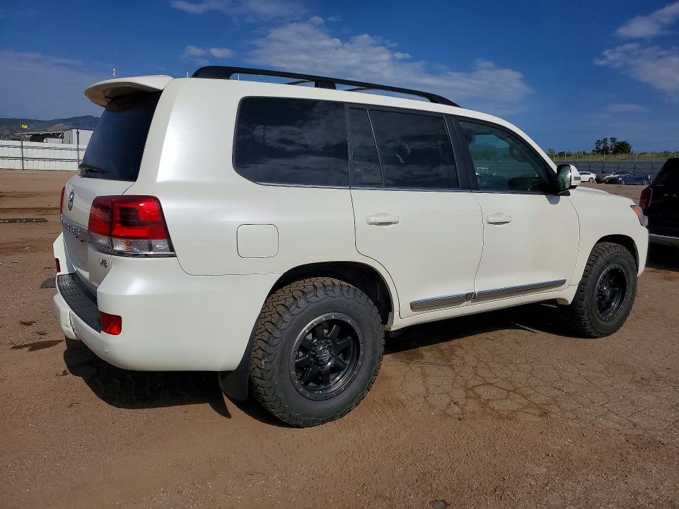 2018 Toyota Land cruiser VIN JTMCY7AJ6J4065998 COPART salvage auction — MINOR DENT/SCRATCHES, Co - Dealer Only Clean Title (P), sold $50,000 on 2026-08-19 (photo 3)