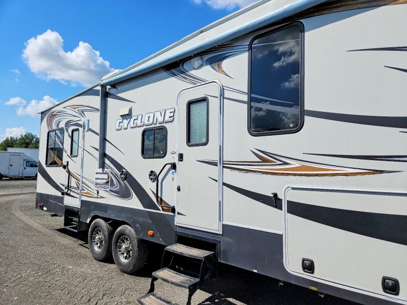 2012 Heartland Cyclone VIN 5SFCG3621CE247194 COPART salvage auction — WATER/FLOOD, IL - SALVAGE CERT-FLOOD, sold $4,500 on 2026-09-23 (photo 9)