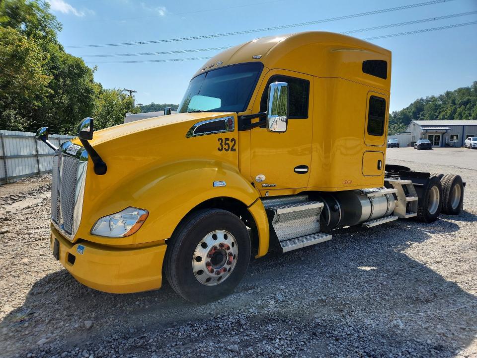 2019 Kenworth T680 VIN 1XKYD49XXKJ221721 — COPART salvage auction photo
