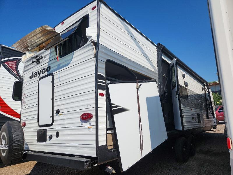 2026 Jay Jay flight VIN 1UJBC0BT9T16J0307 COPART salvage auction — ROLLOVER, CO - SALVAGE TITLE, sold $1,000 on 2026-09-10 (photo 4)