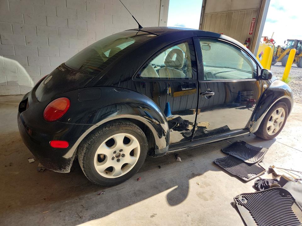 2002 Volkswagen Beetle VIN 3VWCK21C92M441103 COPART salvage auction — MECHANICAL, MO - CERTIFICATE OF TITLE, sold $70 on 2026-08-25 (photo 3)