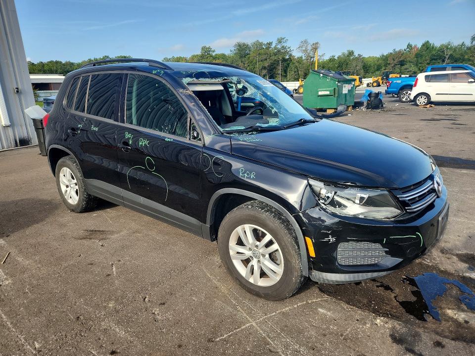 2017 Volkswagen Tiguan VIN WVGBV7AX0HK024793 COPART salvage auction — FRONT END, Fl - Cert Of Title Slvg Rebuildable, sold $2,000 on 2026-08-17 (photo 4)