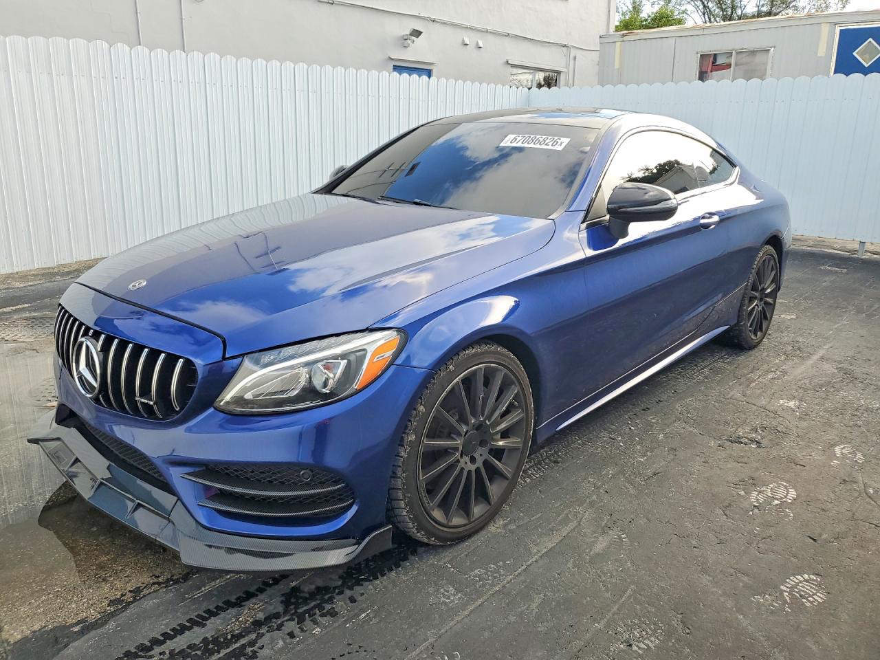 2017 Mercedes-Benz C-Class VIN WDDWJ4JBXHF401813 — COPART salvage auction photo