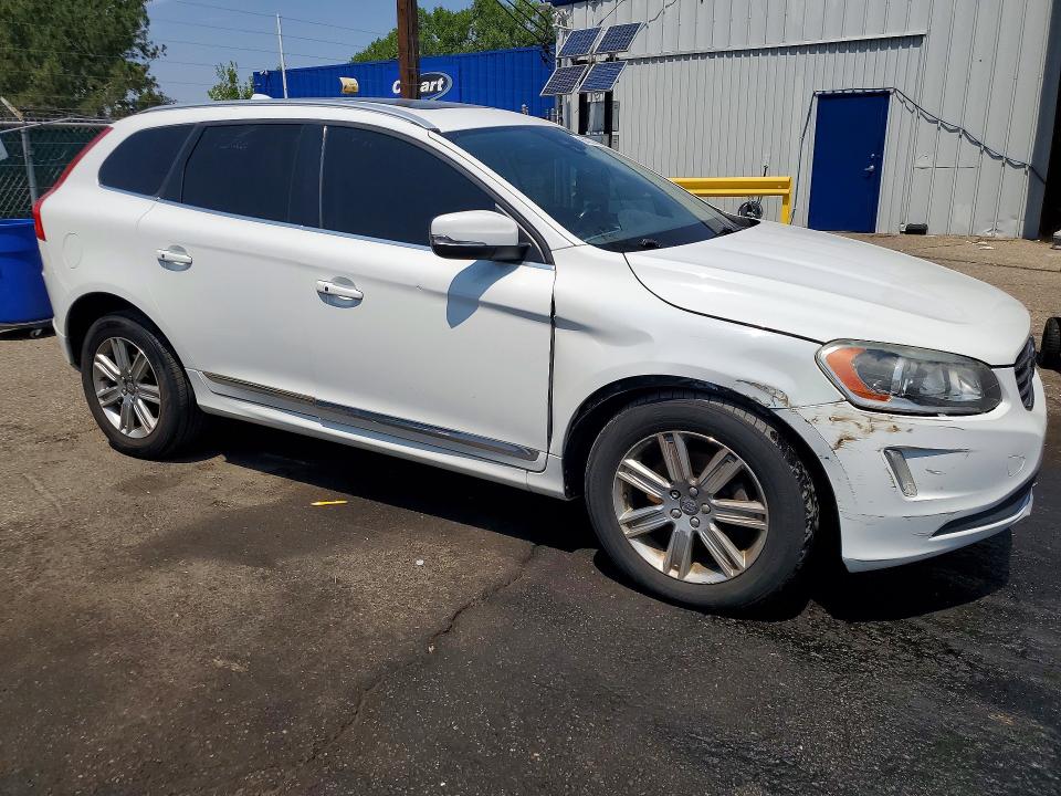 2016 Volvo Xc60 VIN YV4612RK7G2796359 COPART salvage auction — SIDE, Salvage Title, sold $1,100 on 2026-08-18 (photo 4)