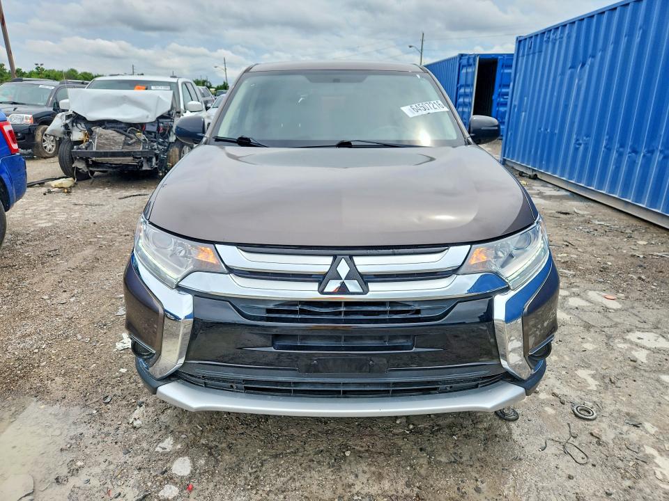 2018 Mitsubishi Outlander VIN JA4AD2A30JZ048800 COPART salvage auction — MINOR DENT/SCRATCHES, Salvage Title, sold $4,250 on 2026-08-26 (photo 5)