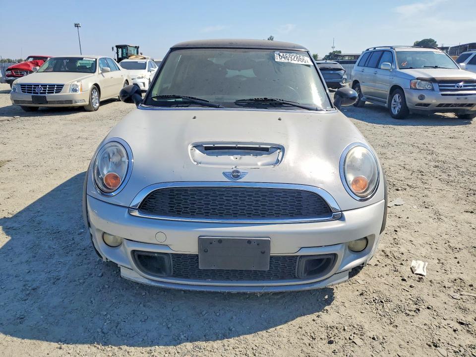 2011 Mini Cooper VIN WMWSV3C58BTY15306 COPART salvage auction — SIDE, Ca - Dis/Dlr/Exp Only Clean Title, sold $300 on 2026-09-10 (photo 5)