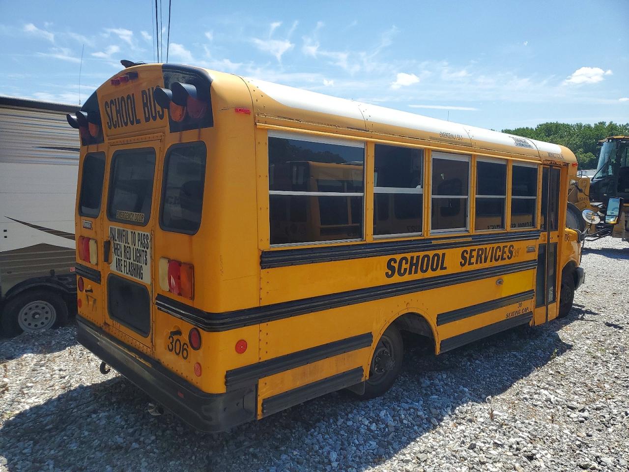 2012 Thomas Express g4 VIN 1GB6G5BG3C1189162 COPART salvage auction — Normal Wear, PA - CERT OF TITLE, sold $2,000 on 2026-09-08 (photo 4)