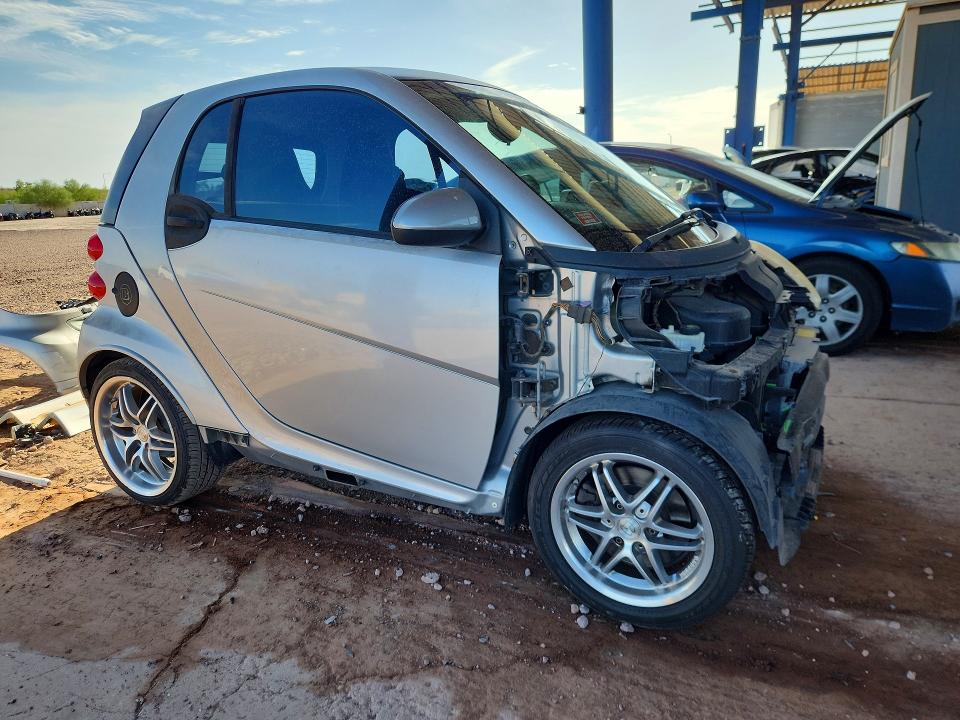 2009 Smart Fortwo VIN WMEEJ31X09K299735 COPART salvage auction — FRONT END, AZ - CERT OF TITLE - SALVAGE, sold $1,400 on 2026-09-08 (photo 4)