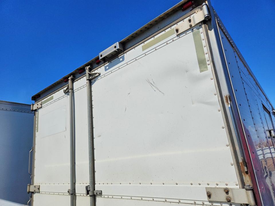 2016 Utility trailer VIN 1UYVS2482GU427423 COPART salvage auction — MINOR DENT/SCRATCHES, IL - DIS/DLR/EXP ONLY CLEAN TITLE (P), sold $1,350 on 2026-09-08 (photo 6)