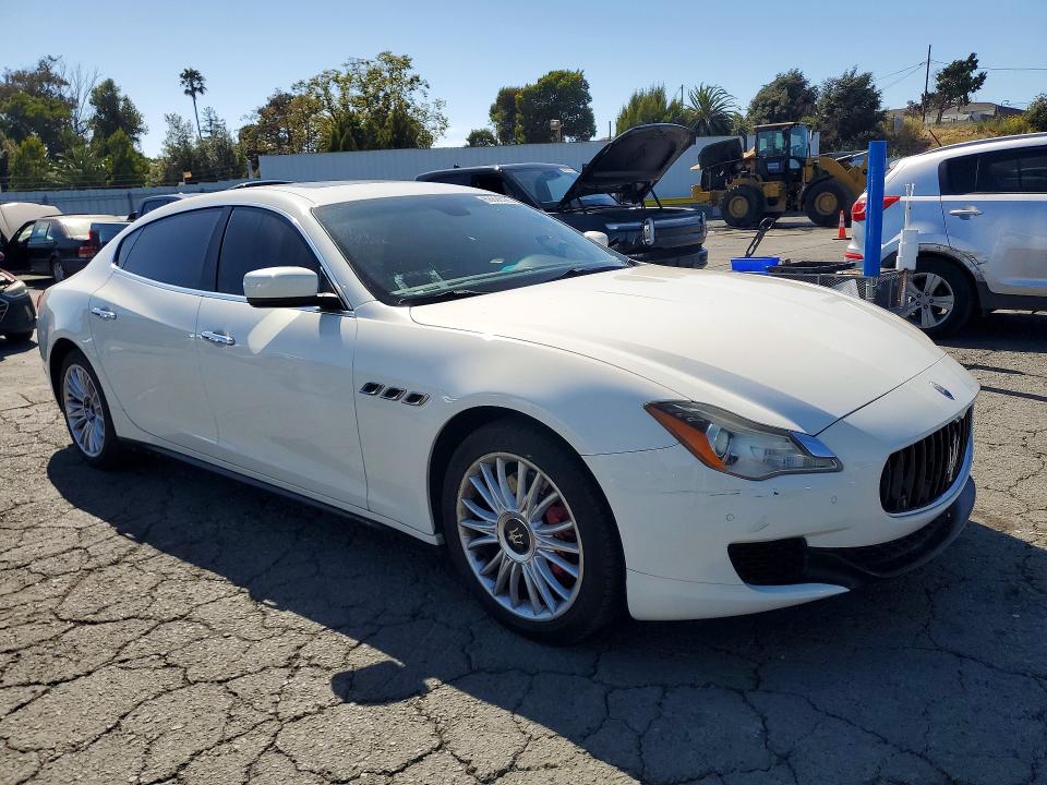 2014 Maserati Quattroporte VIN ZAM56RRA3E1126094 COPART salvage auction — MINOR DENT/SCRATCHES, Fl - Dis/Dlr/Exp Only Clean Title, sold $2,650 on 2026-08-28 (photo 4)