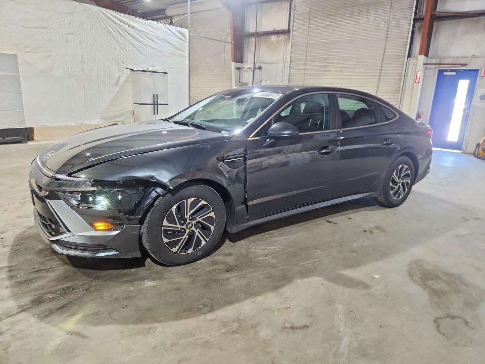 2026 Hyundai Sonata hybrid VIN KMHL24JJ4TA172645 — COPART salvage auction photo