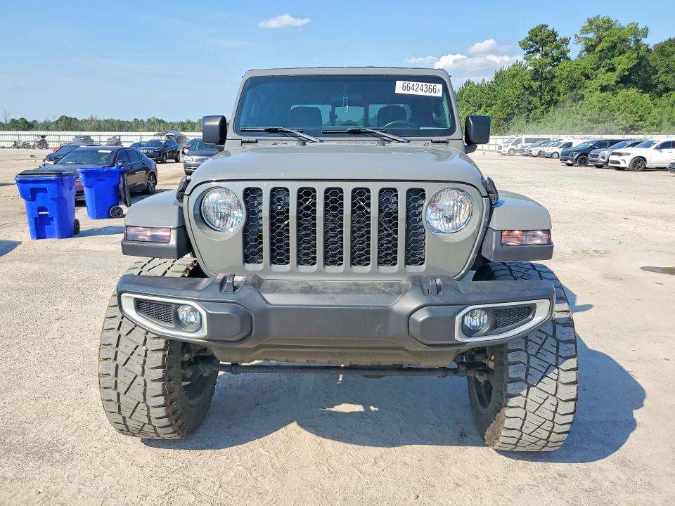 2021 Jeep Gladiator VIN 1C6HJTAG1ML536240 COPART salvage auction — MINOR DENT/SCRATCHES, SC - CERT OF TITLE-SALVAGE, sold $15,900 on 2026-09-14 (photo 5)