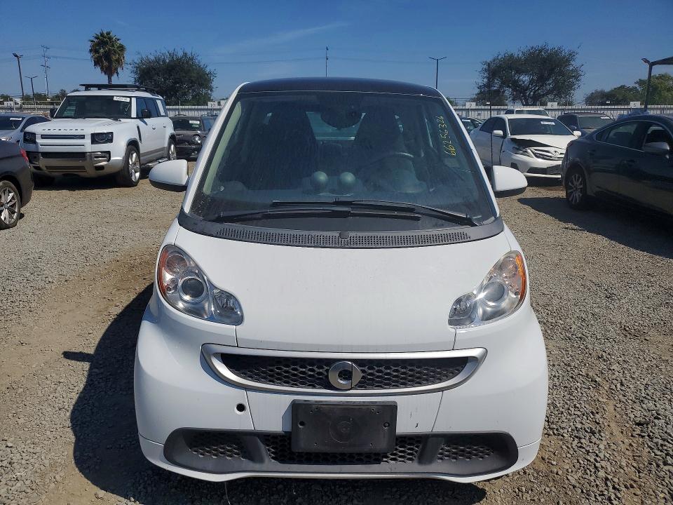 2016 Smart Fortwo VIN WMEEJ9AA8GK843247 COPART salvage auction — FRONT END, CA - DIS/DLR/EXP ONLY CLEAN TITLE (P), sold $250 on 2026-09-23 (photo 5)