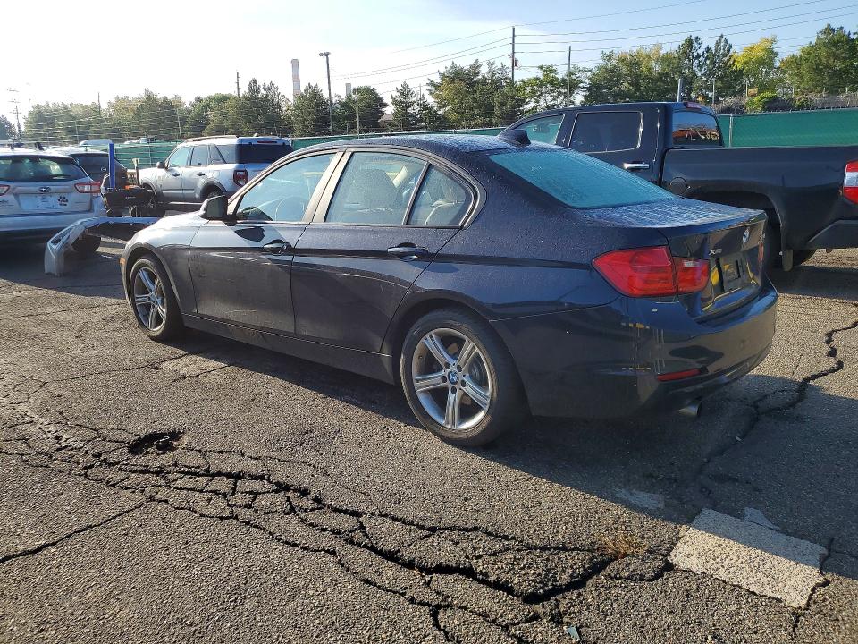 2014 BMW 3er VIN WBA3C3C54EP662835 COPART salvage auction — MECHANICAL, Co - Dis/Dlr/Exp Only Clean Title, sold $1,600 on 2026-08-18 (photo 2)