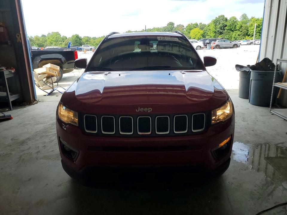 2019 Jeep Compass VIN 3C4NJCBB4KT636459 COPART salvage auction — REAR END, Nc - Salvage Certificate Of Title, sold $2,750 on 2026-09-09 (photo 5)
