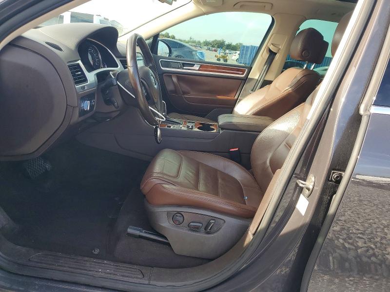 2012 Volkswagen Touareg VIN WVGFK9BP0CD005534 COPART salvage auction — NORMAL WEAR, Salvage Title, sold $2,750 on 2026-08-11 (photo 7)