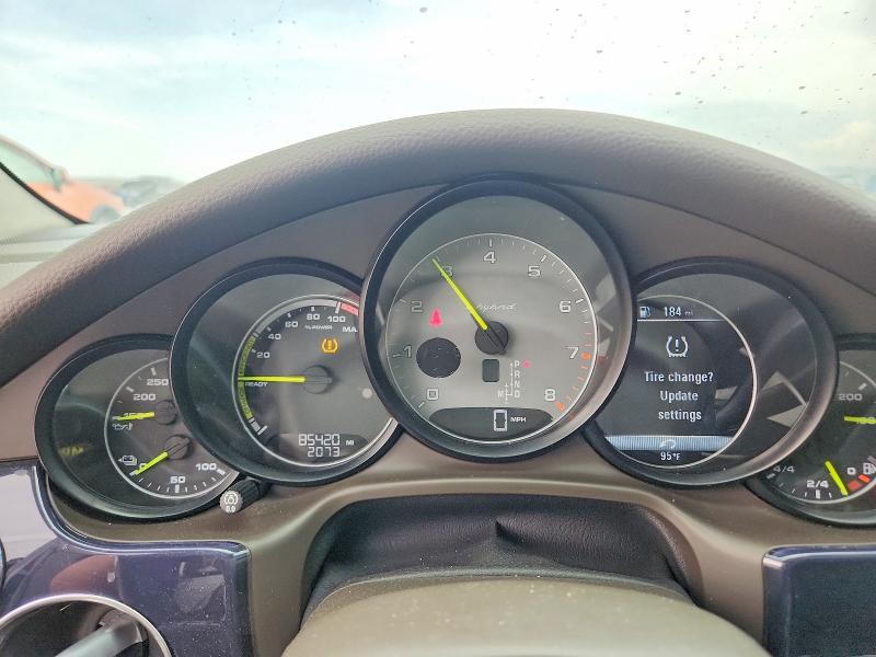 2016 Porsche Panamera VIN WP0AD2A72GL040623 COPART salvage auction — MINOR DENT/SCRATCHES, Ut - Cert Of Title-Flood/Restored, sold $3,300 on 2026-08-14 (photo 9)