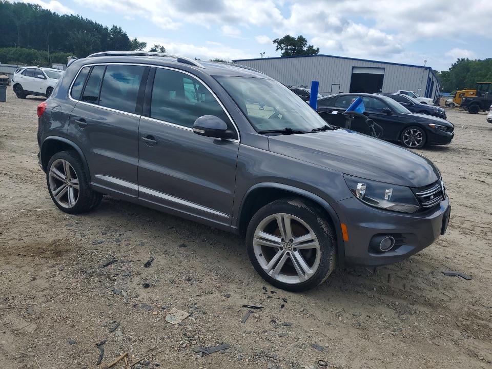 2016 Volkswagen Tiguan VIN WVGBV7AX3GW009051 COPART salvage auction — REAR END, Va - Certificate Of Title, sold $2,350 on 2026-08-18 (photo 4)