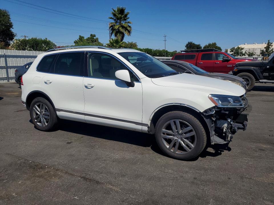 2015 Volkswagen Touareg VIN WVGEF9BP8FD006290 COPART salvage auction — FRONT END, Ca - Salvage Certificate, sold $675 on 2026-08-11 (photo 4)