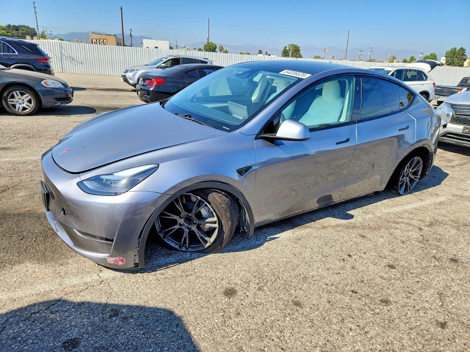 2025 Tesla Model y VIN 7SAYGDED3SF235937 — COPART salvage auction photo