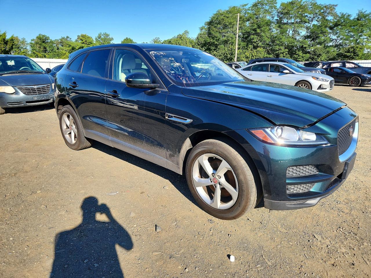 2017 Jaguar F-pace VIN SADCJ2BV6HA499671 COPART salvage auction — Normal Wear, WV - CERTIFICATE OF TITLE, sold $4,300 on 2026-09-09 (photo 4)