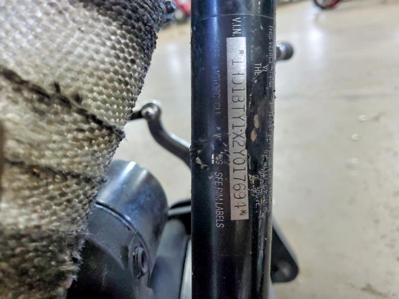 2002 Harley-davidson Fxstb VIN 1HD1BTY1X2Y017694 COPART salvage auction — SIDE, MN - CERT OF TITLE-PRIOR SALVAGE, sold $250 on 2026-09-17 (photo 9)