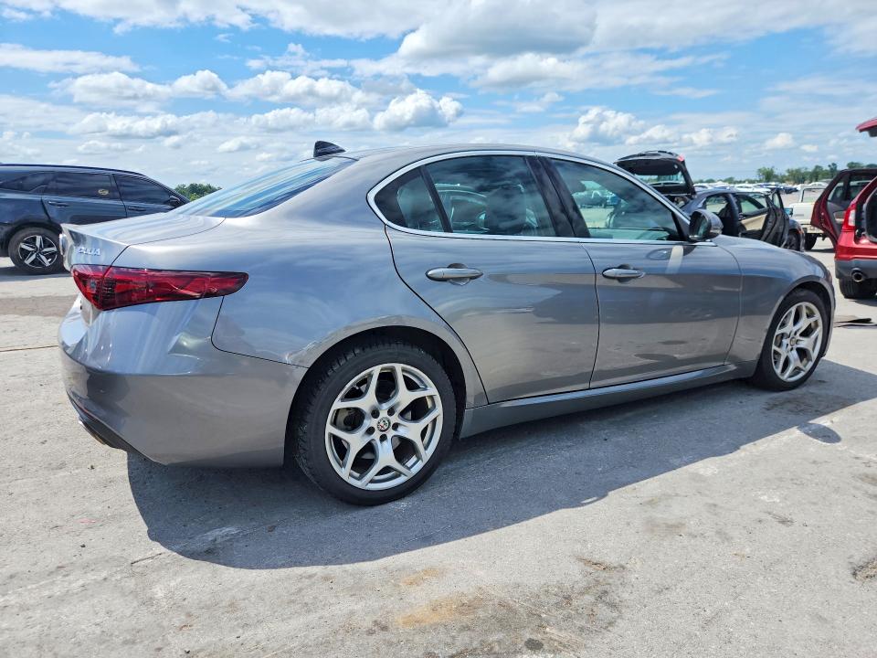 2018 Alfa romeo Giulia VIN ZARFAEEN3J7575832 COPART salvage auction — MINOR DENT/SCRATCHES, Tn - Certificate Of Title, sold $4,750 on 2026-08-12 (photo 3)